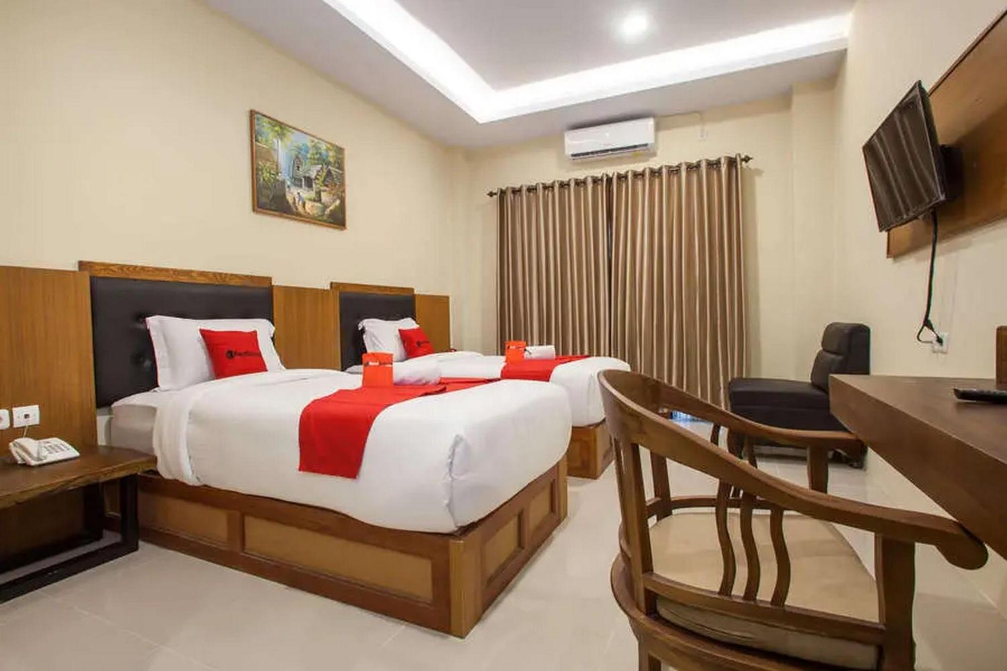 Hotel Reddoorz Premium @ Jalan Cengkeh Malang Zewnętrze zdjęcie