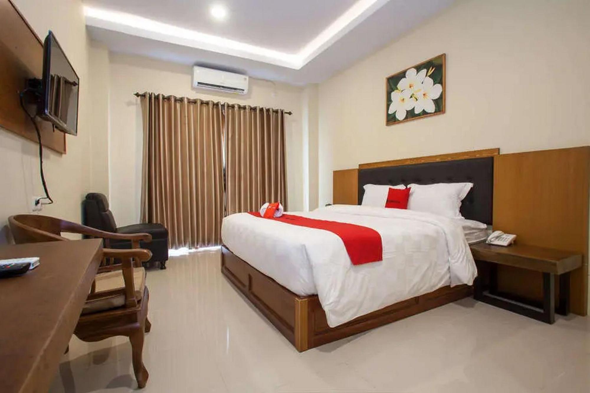 Hotel Reddoorz Premium @ Jalan Cengkeh Malang Zewnętrze zdjęcie