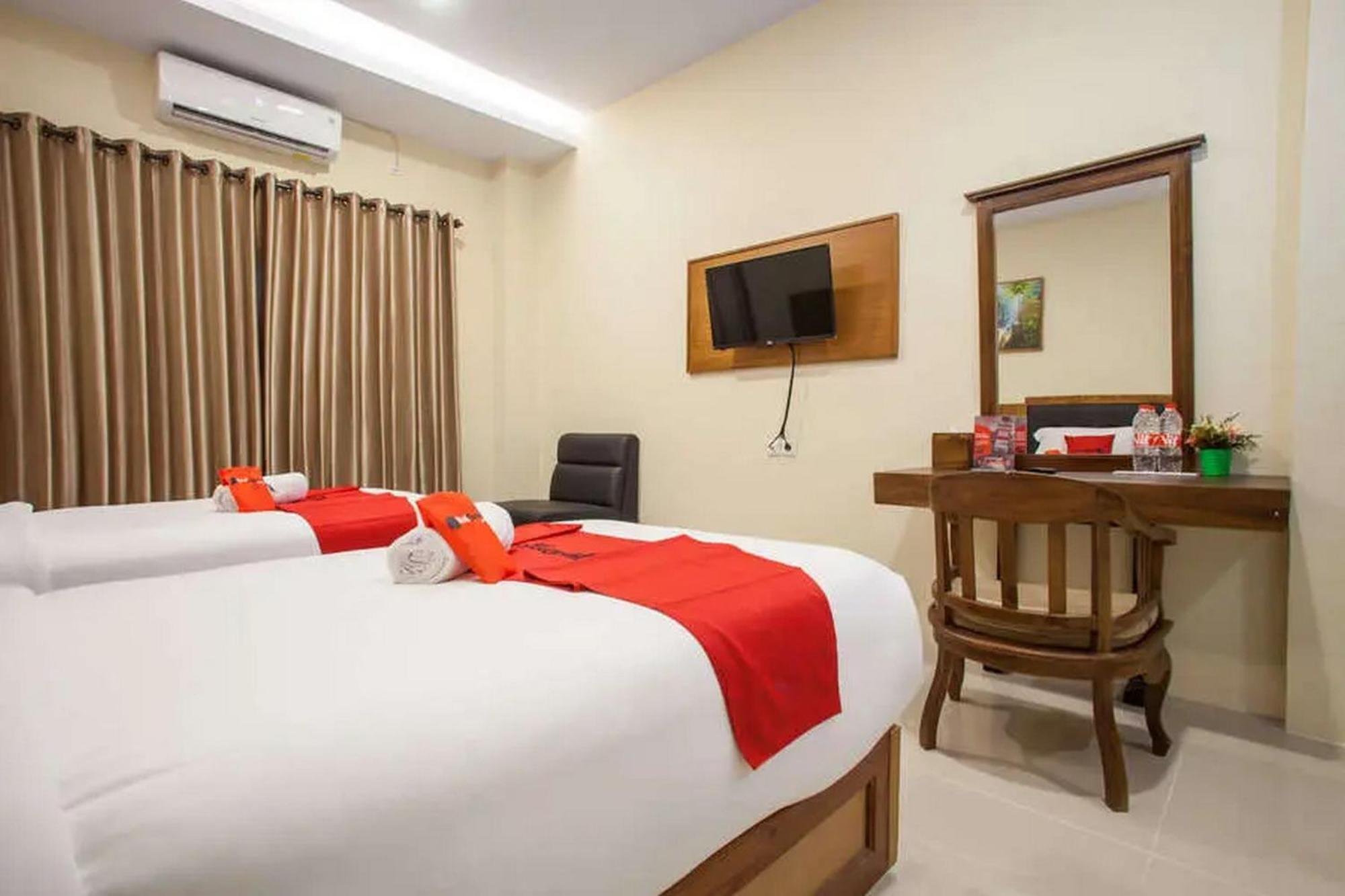 Hotel Reddoorz Premium @ Jalan Cengkeh Malang Zewnętrze zdjęcie